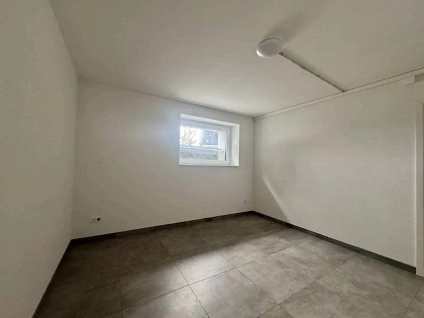 Commercial Space with Terrace - Photo 10 of 11