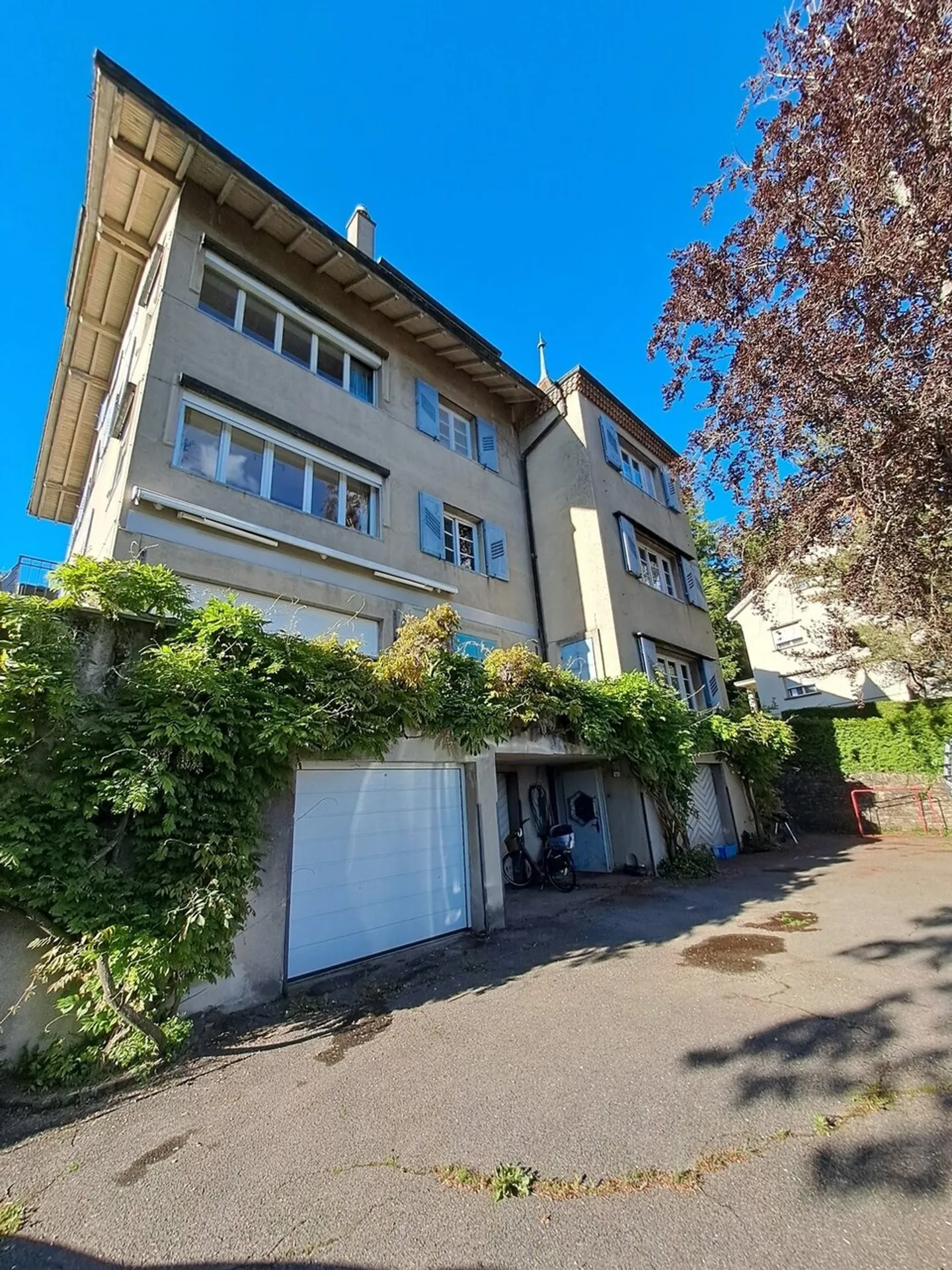 EINE SCHÖNE WOHNUNG IN EINEM GEBÄUDE MIT 3 EINHEITEN - Foto 10 von 13