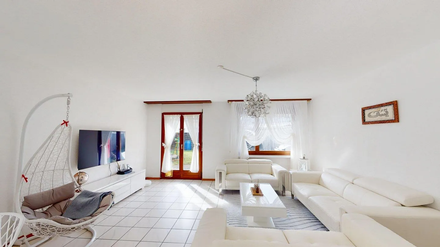 AgentSelly - For Enjoyment: Light-Filled Rooms - Photo 2 of 13