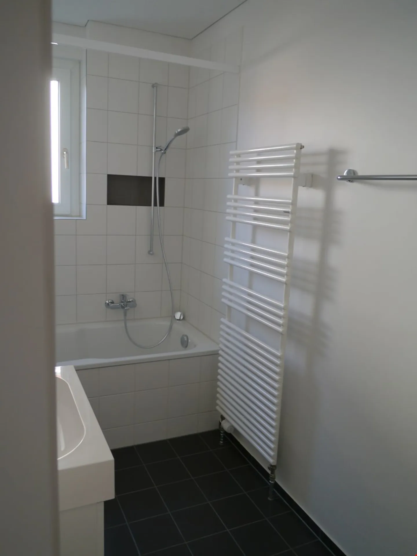 Appartement 3.5 pièces avec balcon et jardin commun - Photo 8 sur 9