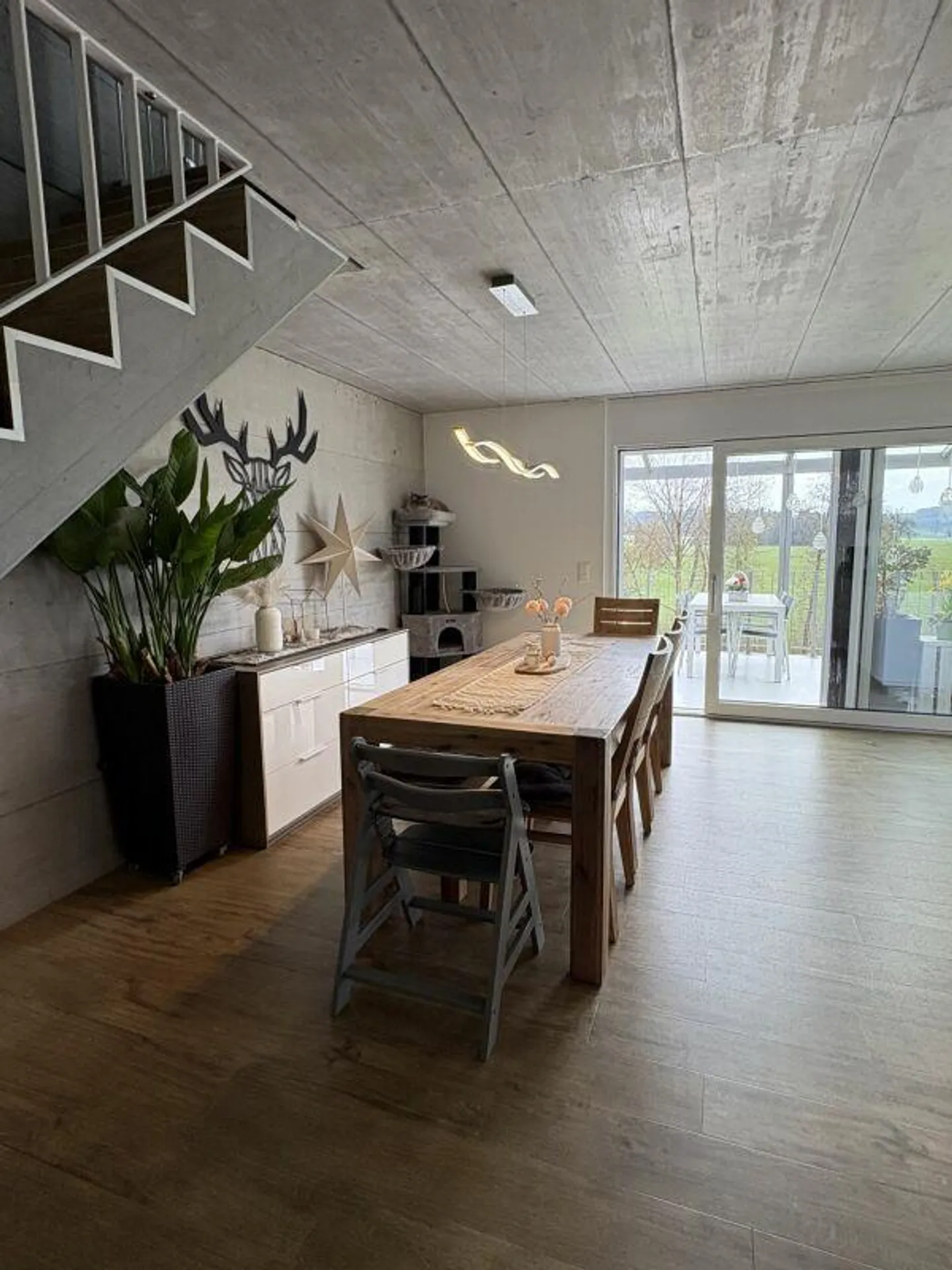 Idyllic living with a view of greenery - Photo 2 of 11