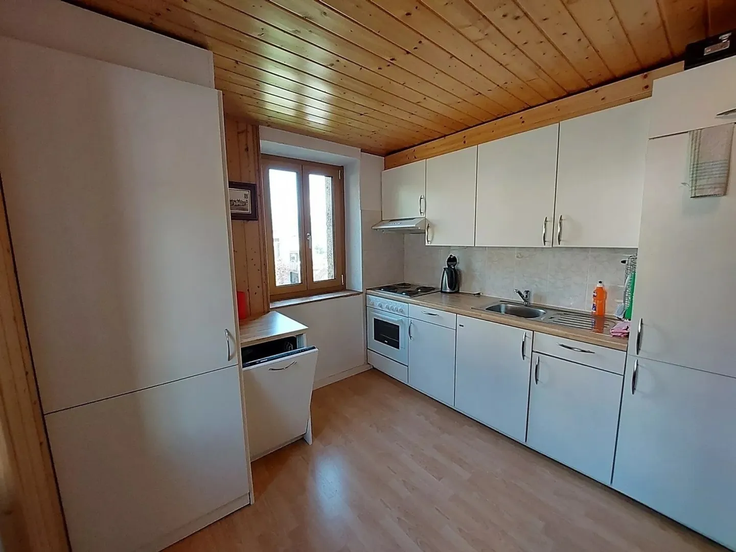FOR RENT – charming 3.5-room fully furnished apartment! - Photo 4 of 11