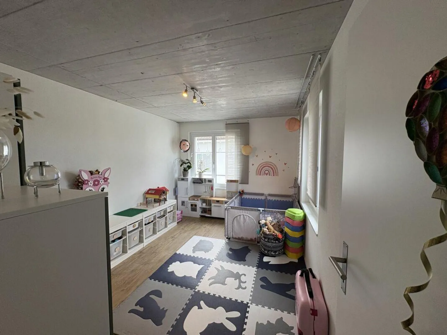 Idyllic living with a view of greenery - Photo 9 of 11