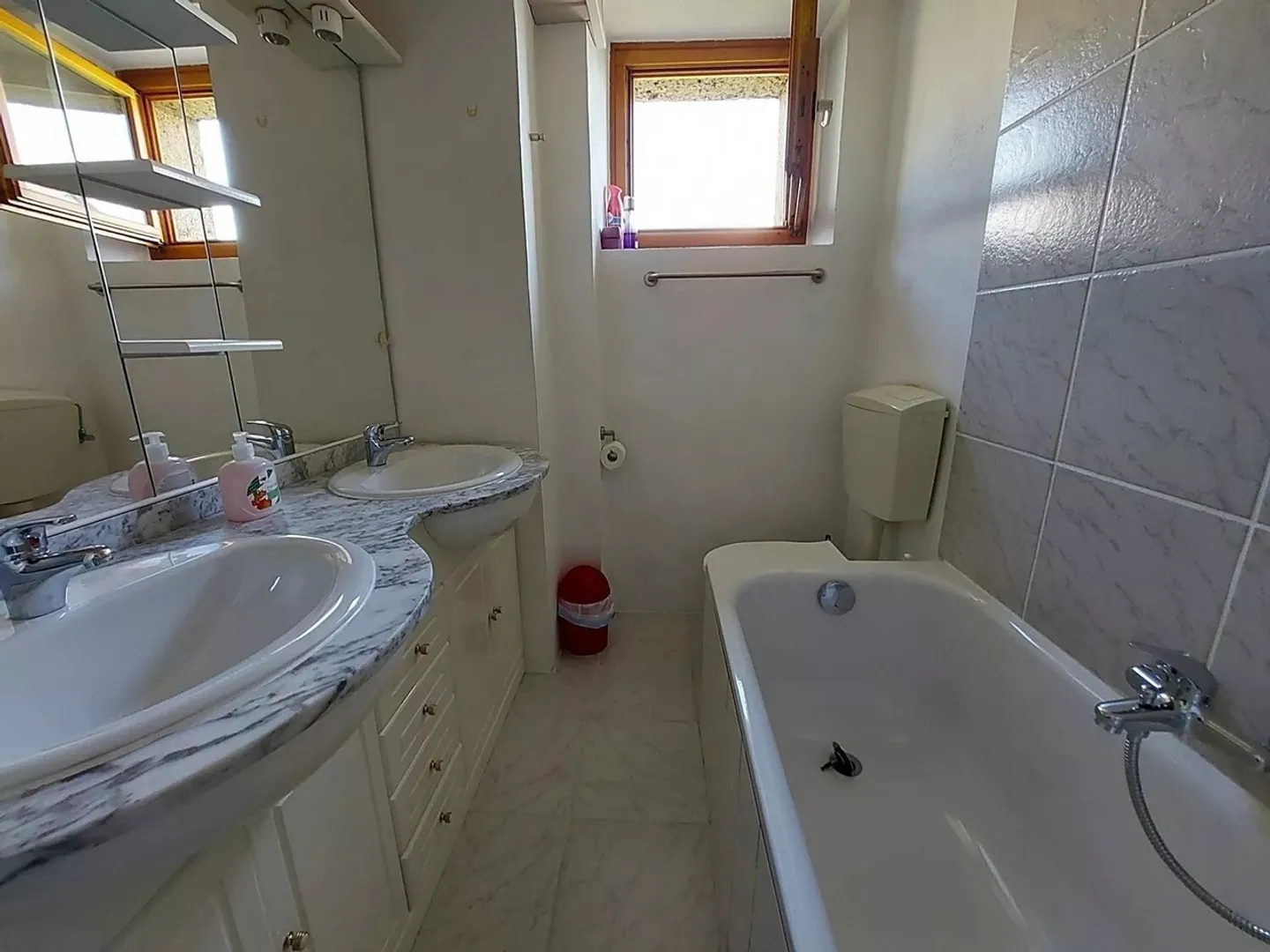 FOR RENT – charming 3.5-room fully furnished apartment! - Photo 8 of 11