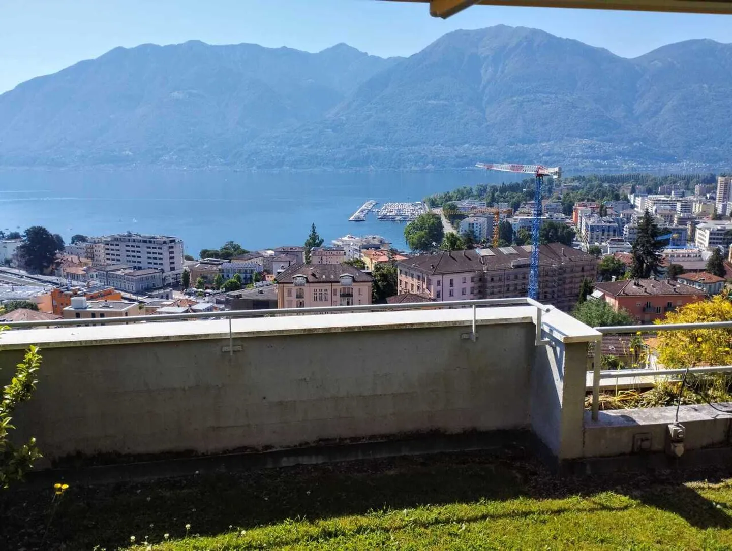 MURALTO - Elegantly furnished apartment with private pool and breathtaking lake view - Photo 5 of 22
