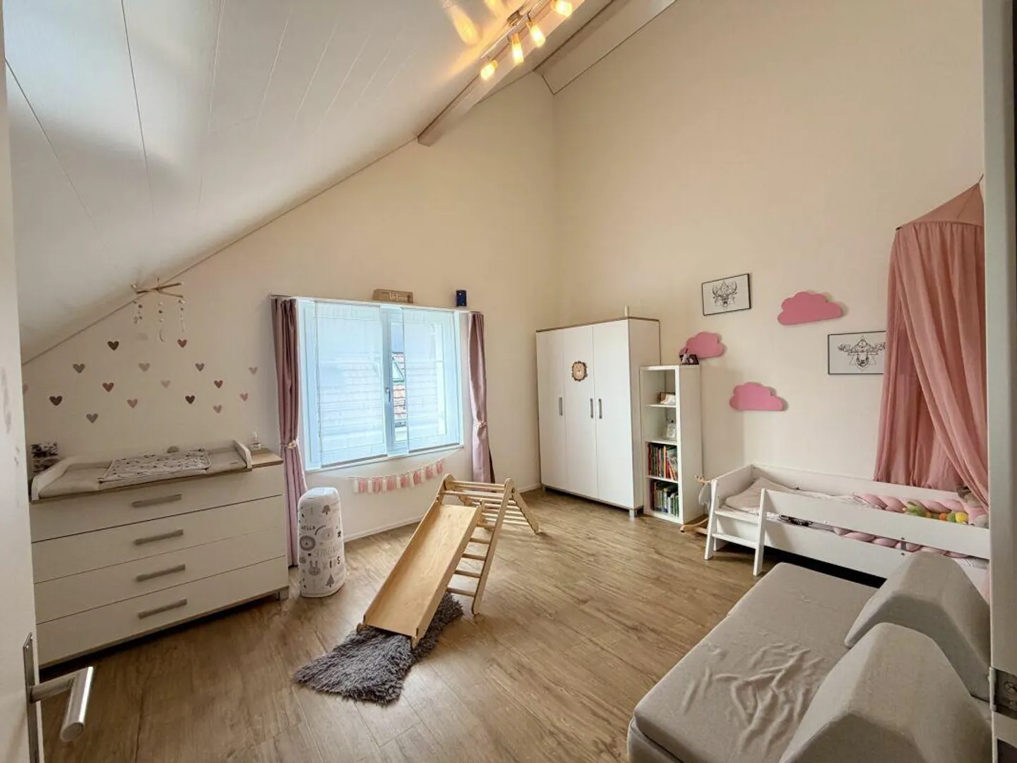 Idyllic living with a view of greenery - Photo 6 of 11