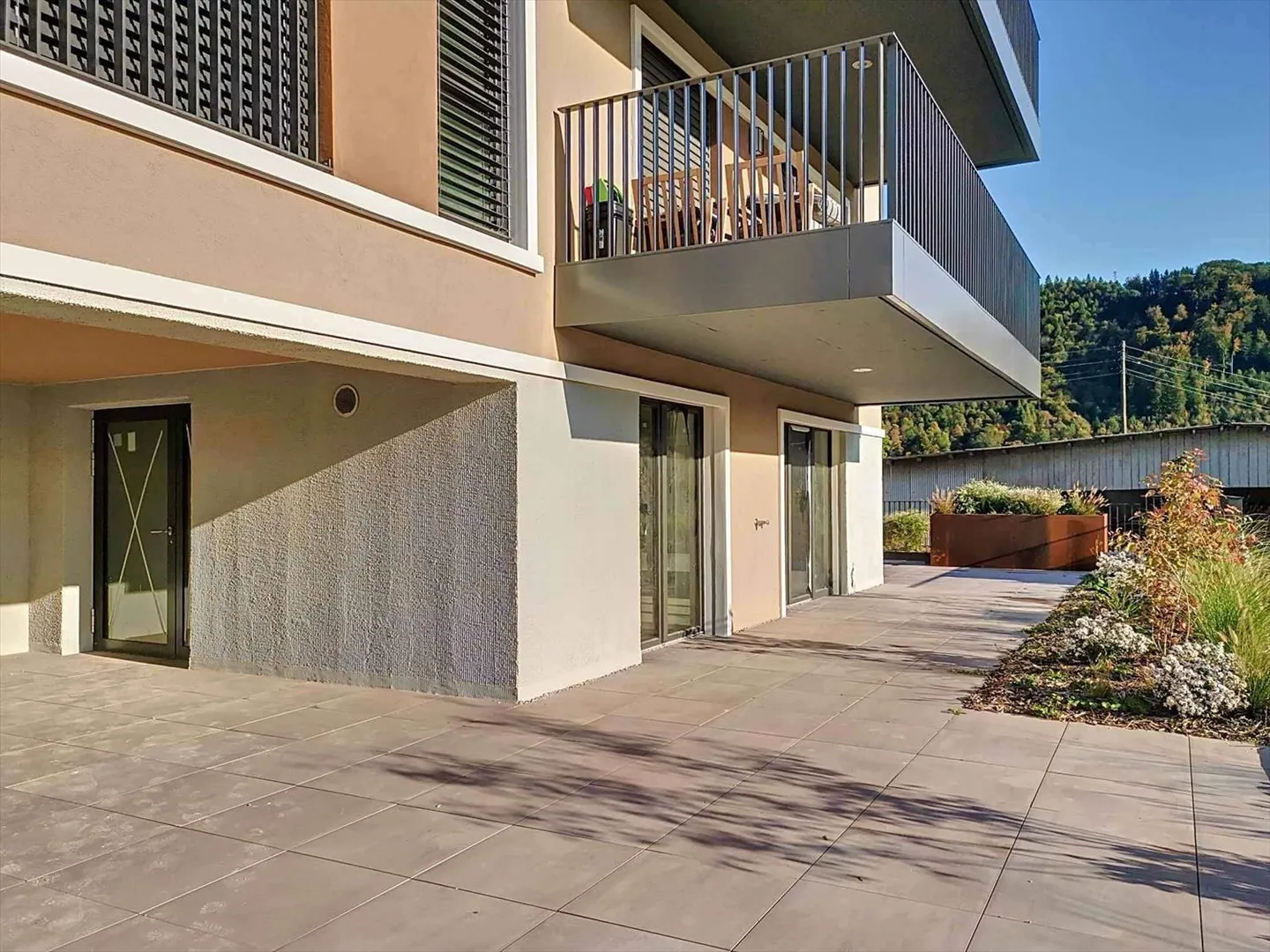 New Arcade for Sale - Saint-Michel District in Moudon - Photo 3 of 3