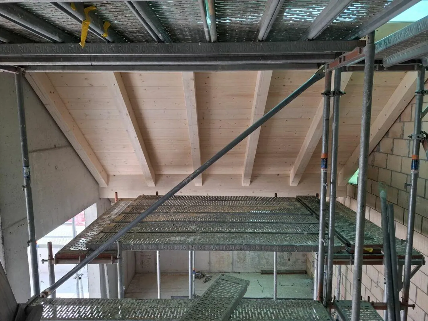 4 1/2-Zimmer-Wohnung im Dachgeschoss mit Balkon und Estrich - Foto 3 von 6