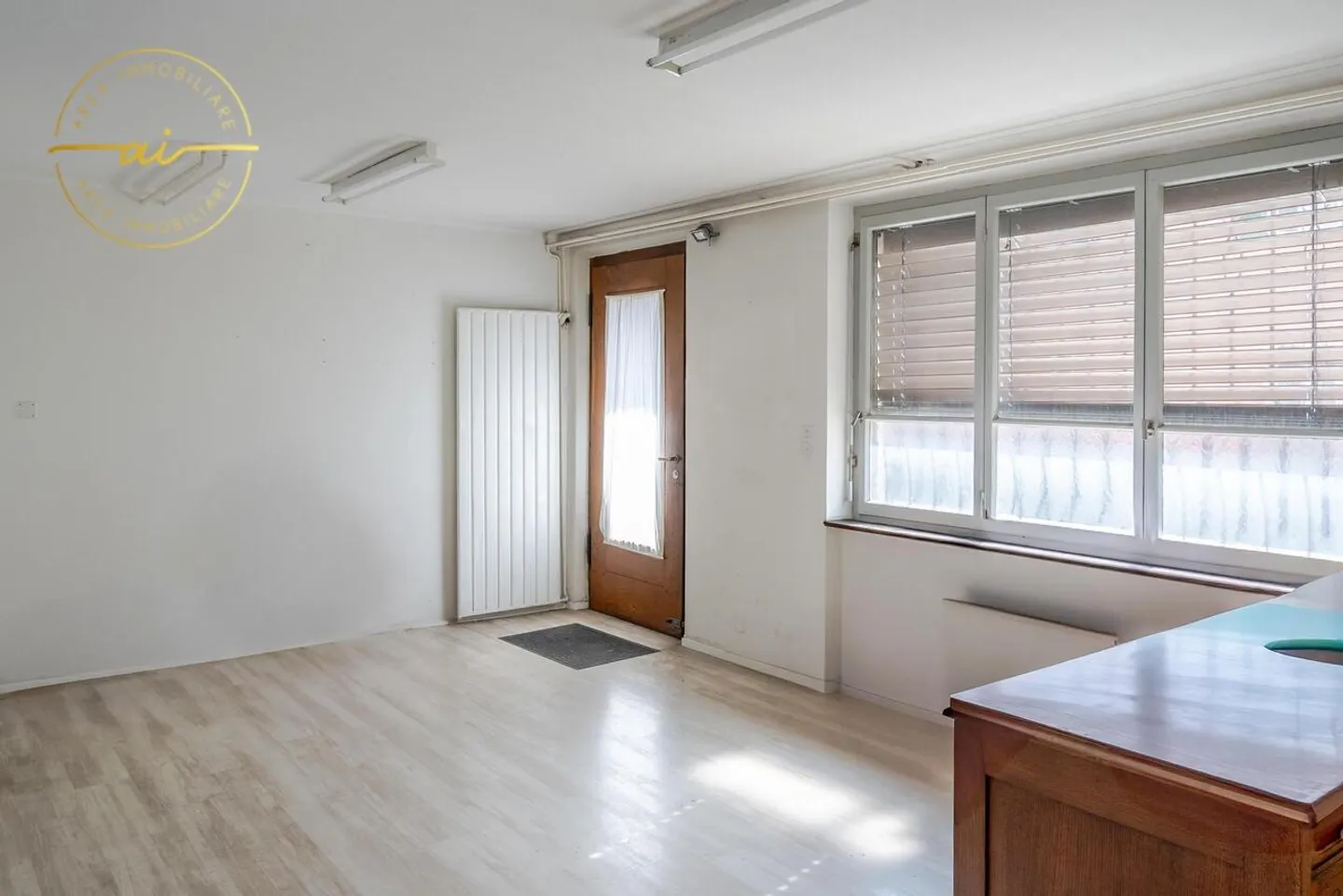 SINGLE-FAMILY HOUSE WITH ATTACHED COMMERCIAL SPACE - Photo 12 of 13