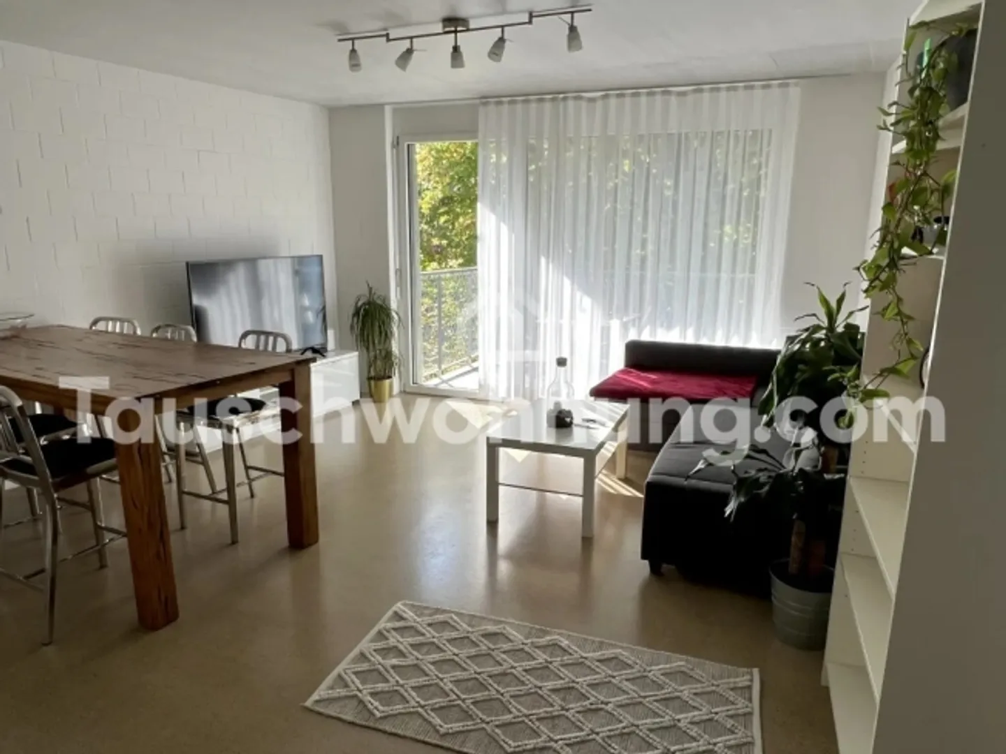 Appartamento di scambio moderno con 4 stanze nel distretto 12 in una posizione tranquilla e verde - Foto 2 di 9