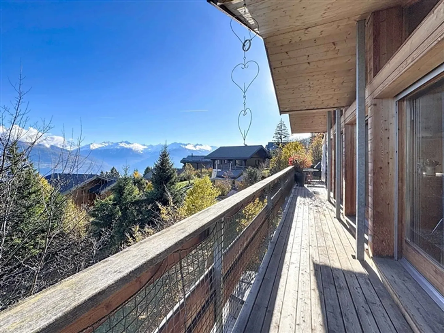 «Ein geräumiges und gemütliches Chalet im Herzen von Anzère» - Foto 1 von 13