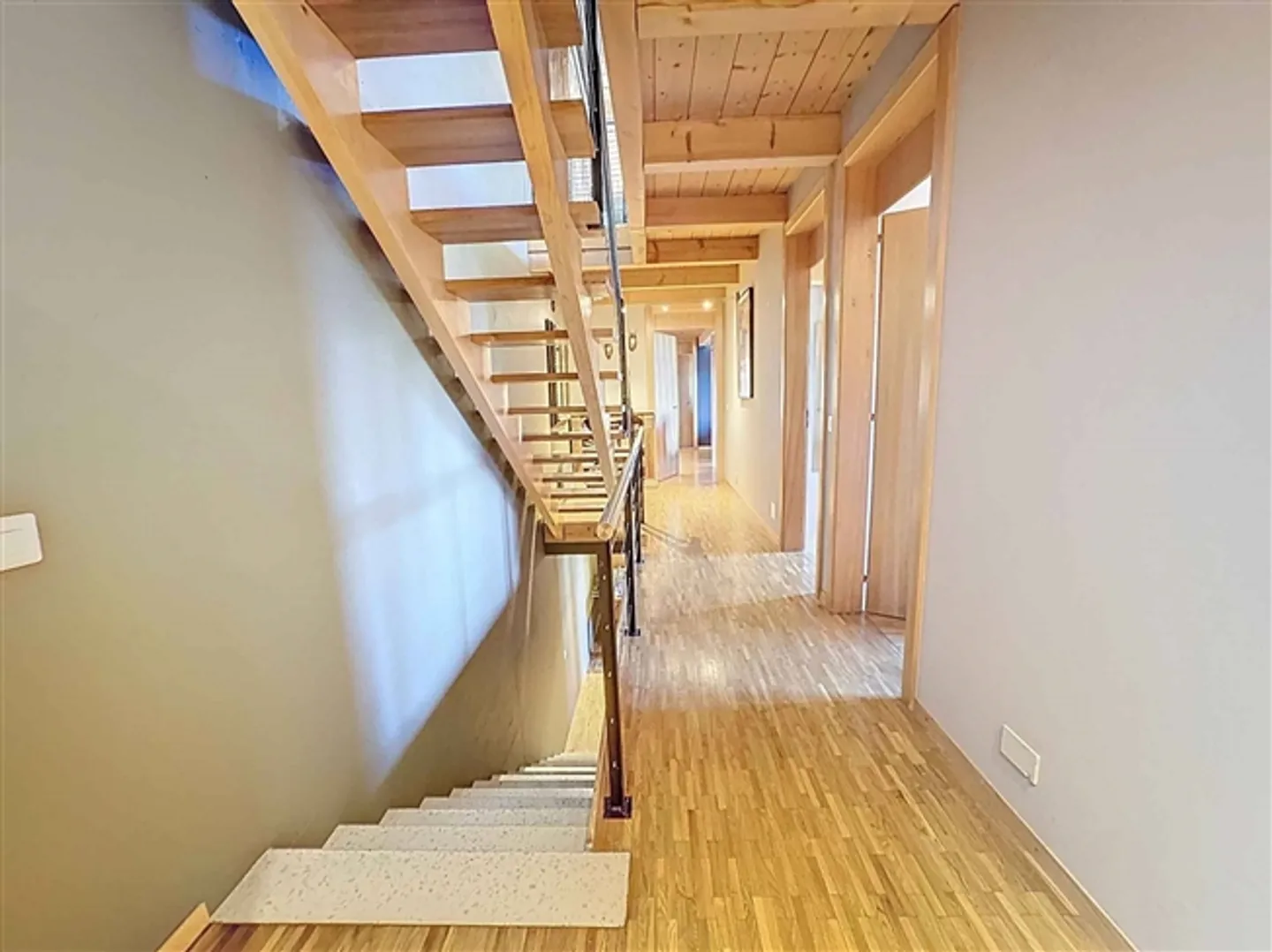 «Ein geräumiges und gemütliches Chalet im Herzen von Anzère» - Foto 5 von 13