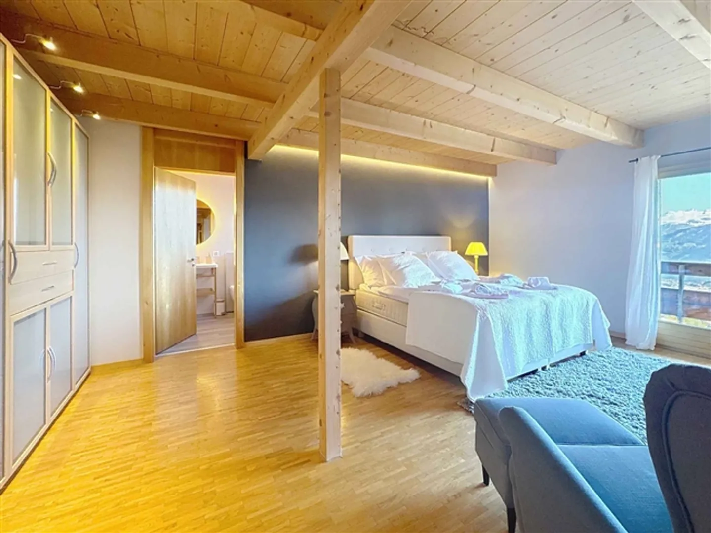 «Ein geräumiges und gemütliches Chalet im Herzen von Anzère» - Foto 6 von 13