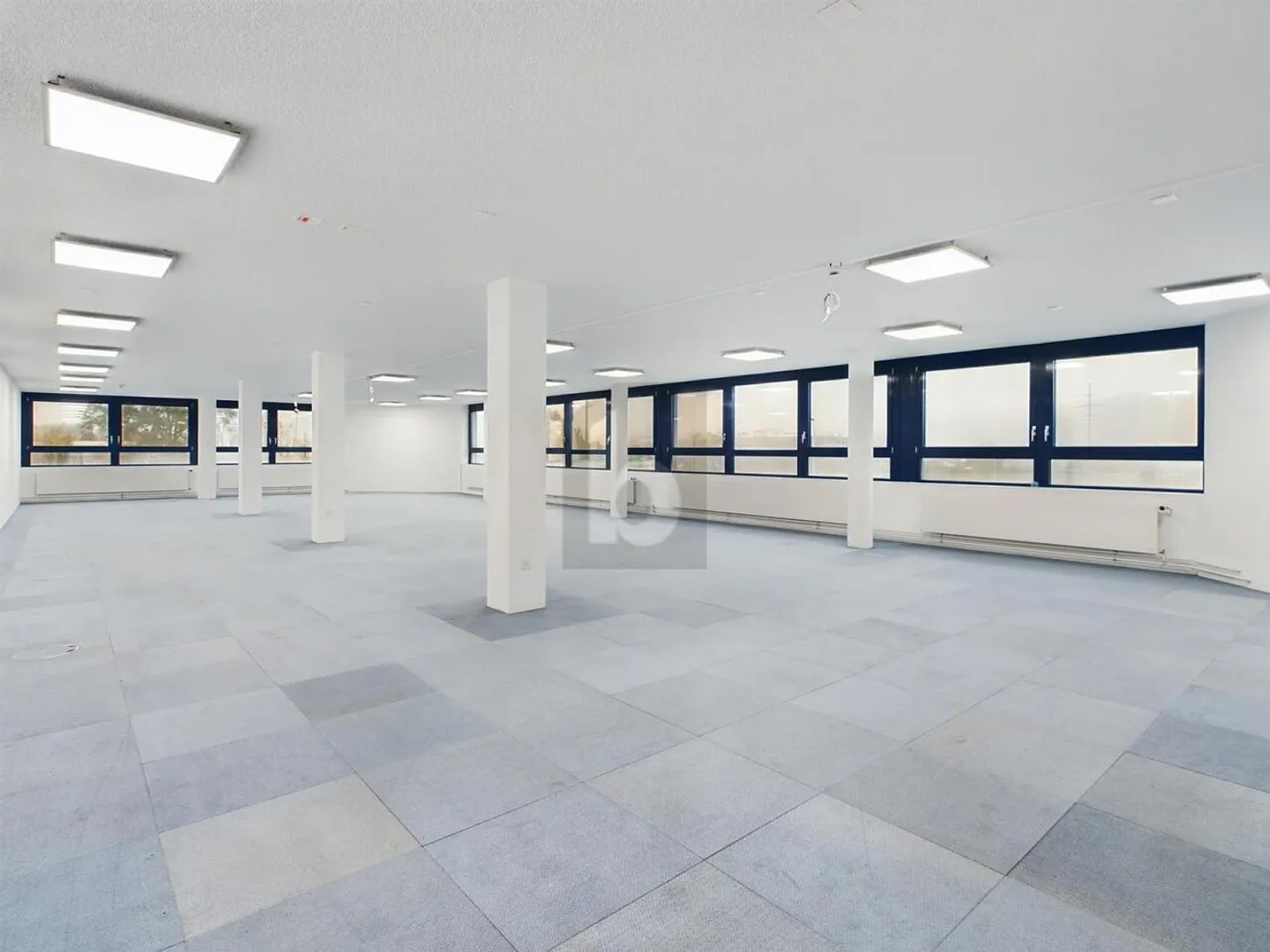VON EINZEL-  BIS GROSSRAUMBÜRO (200/400/800 M2) - Foto 1 von 6