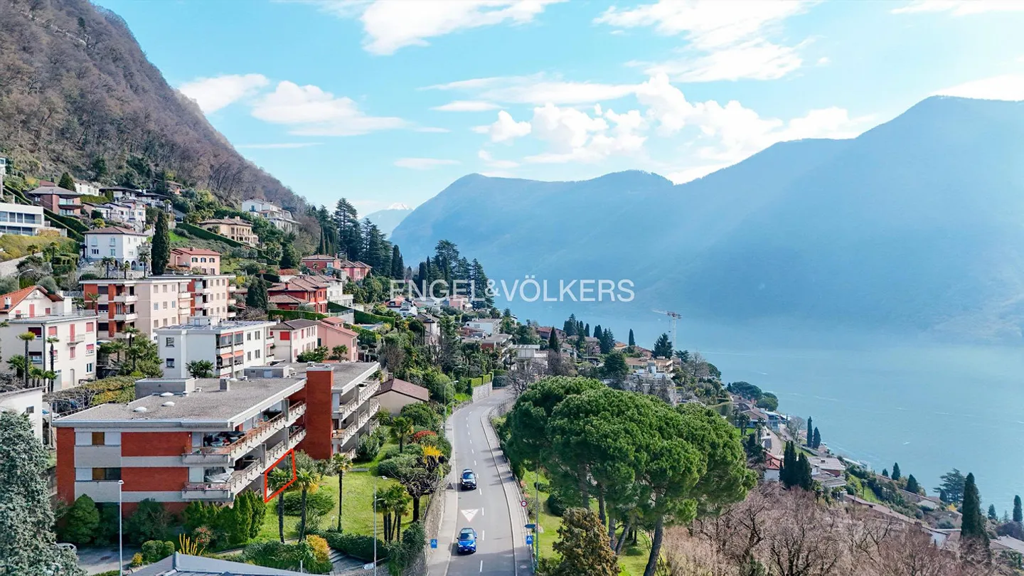 Cozy apartment with charm and lake view - Photo 3 of 12