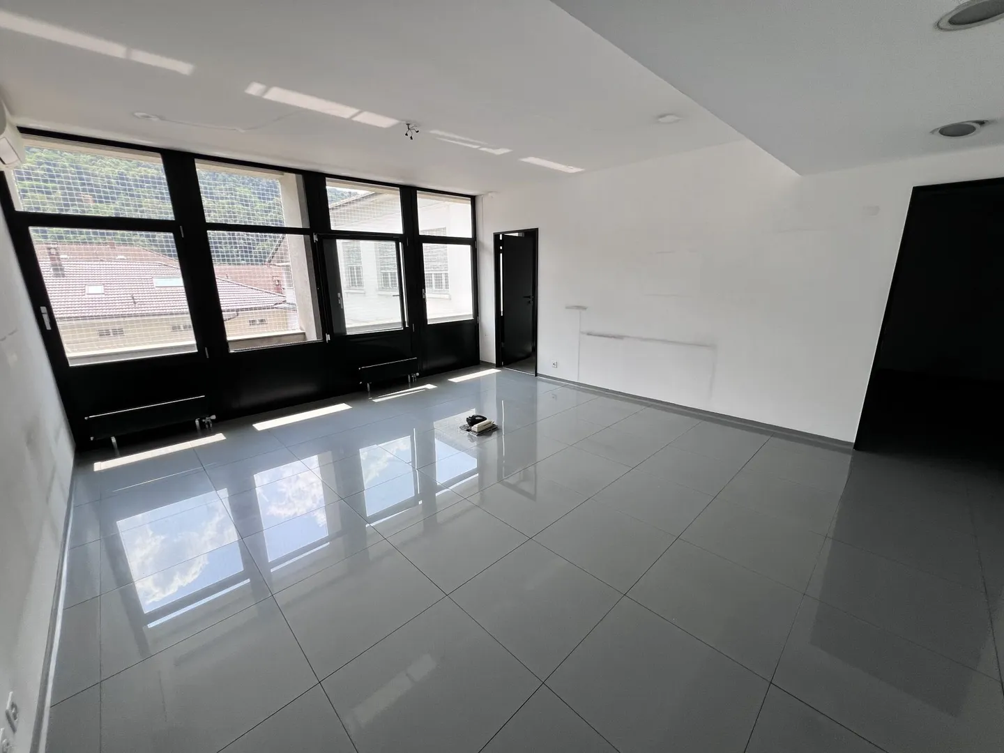 Office in the center of Chiasso opposite the FFS train station - Photo 6 of 9