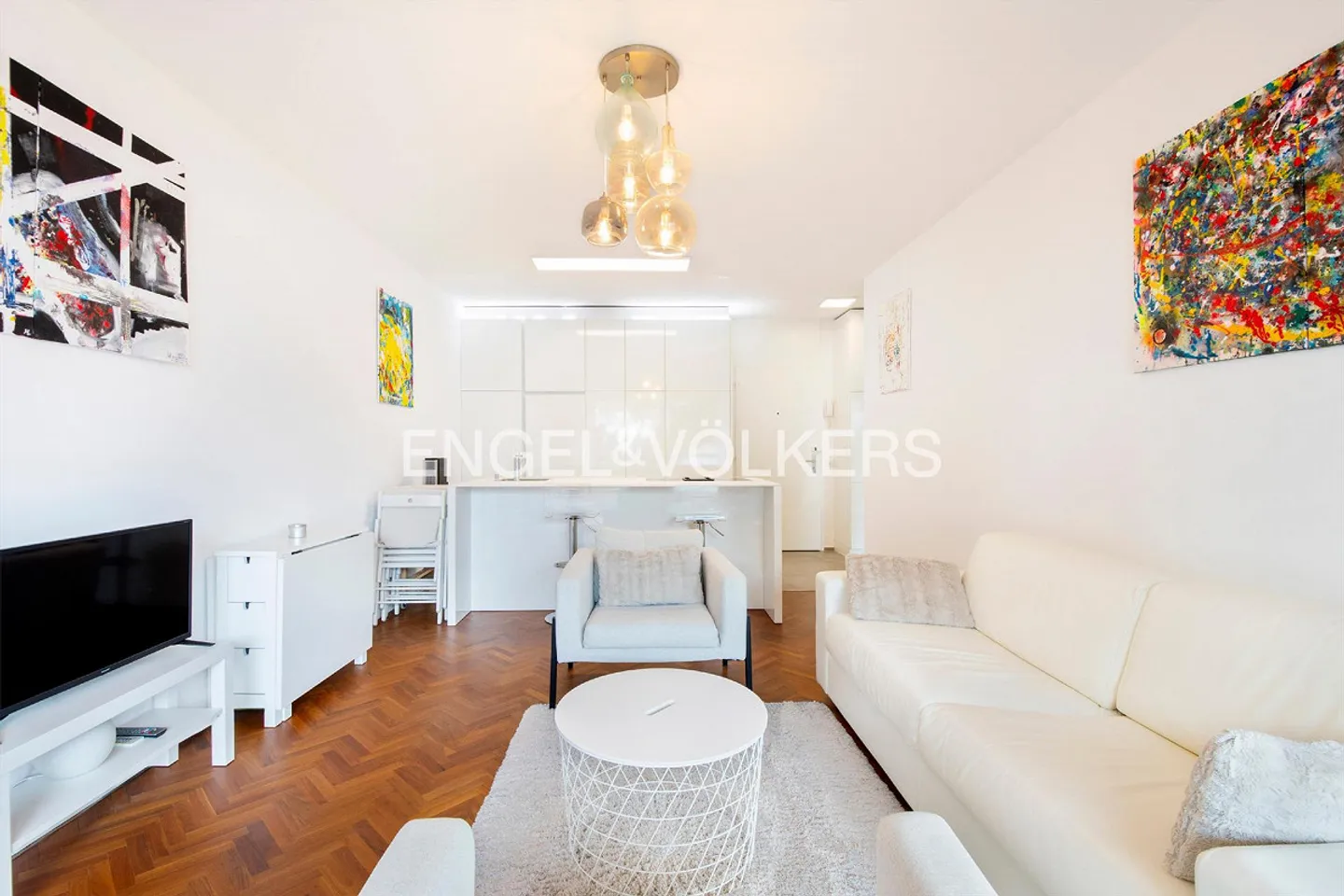Cozy apartment with charm and lake view - Photo 5 of 12