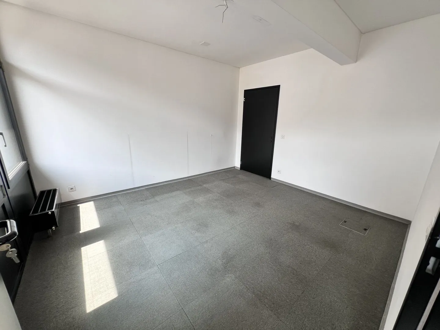 Office in the center of Chiasso opposite the FFS train station - Photo 7 of 9