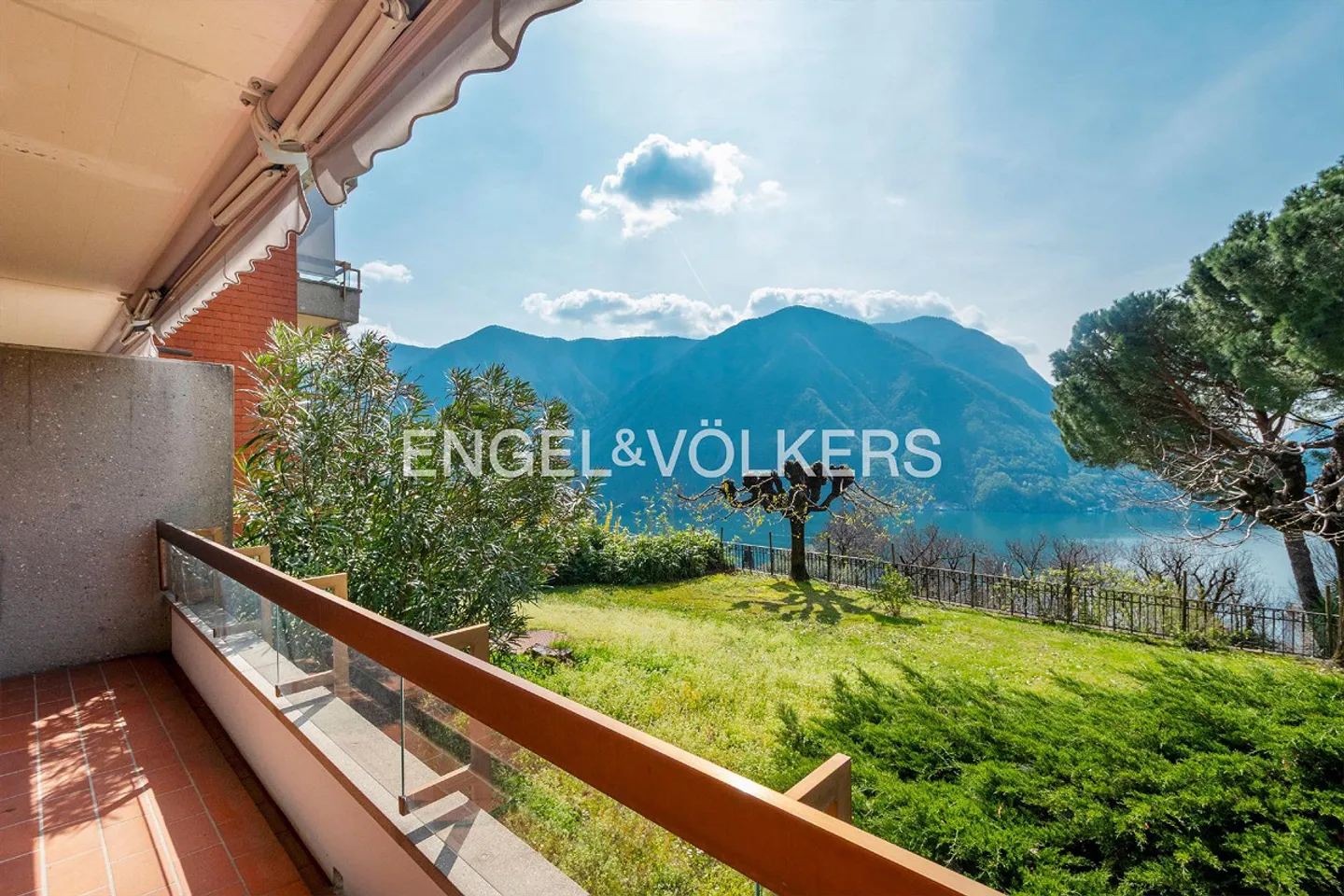 Cozy apartment with charm and lake view - Photo 9 of 12