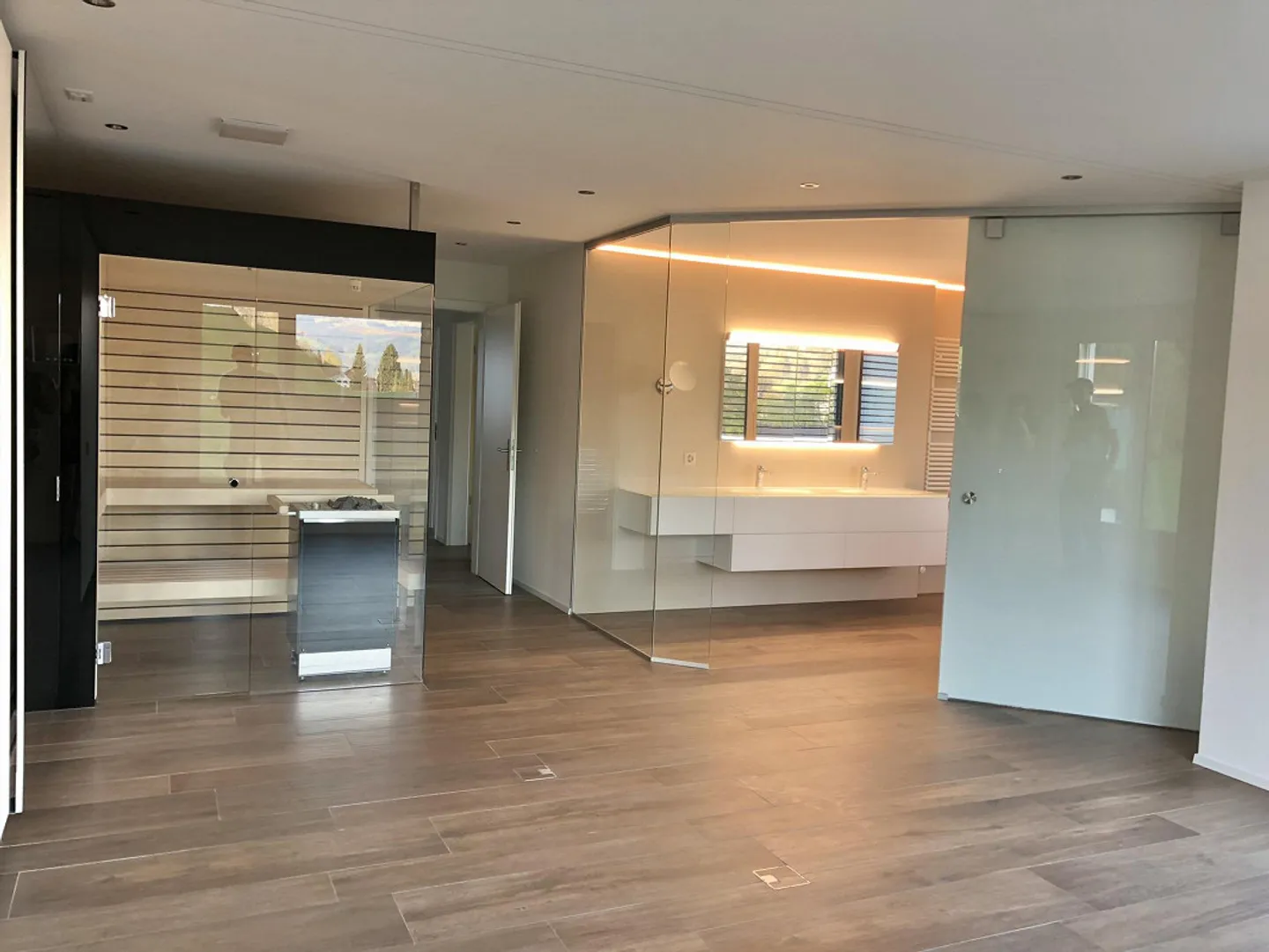 Attic 4.5 Rooms - Photo 4 of 14