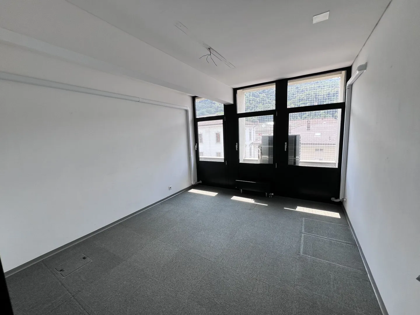 Office in the center of Chiasso opposite the FFS train station - Photo 8 of 9