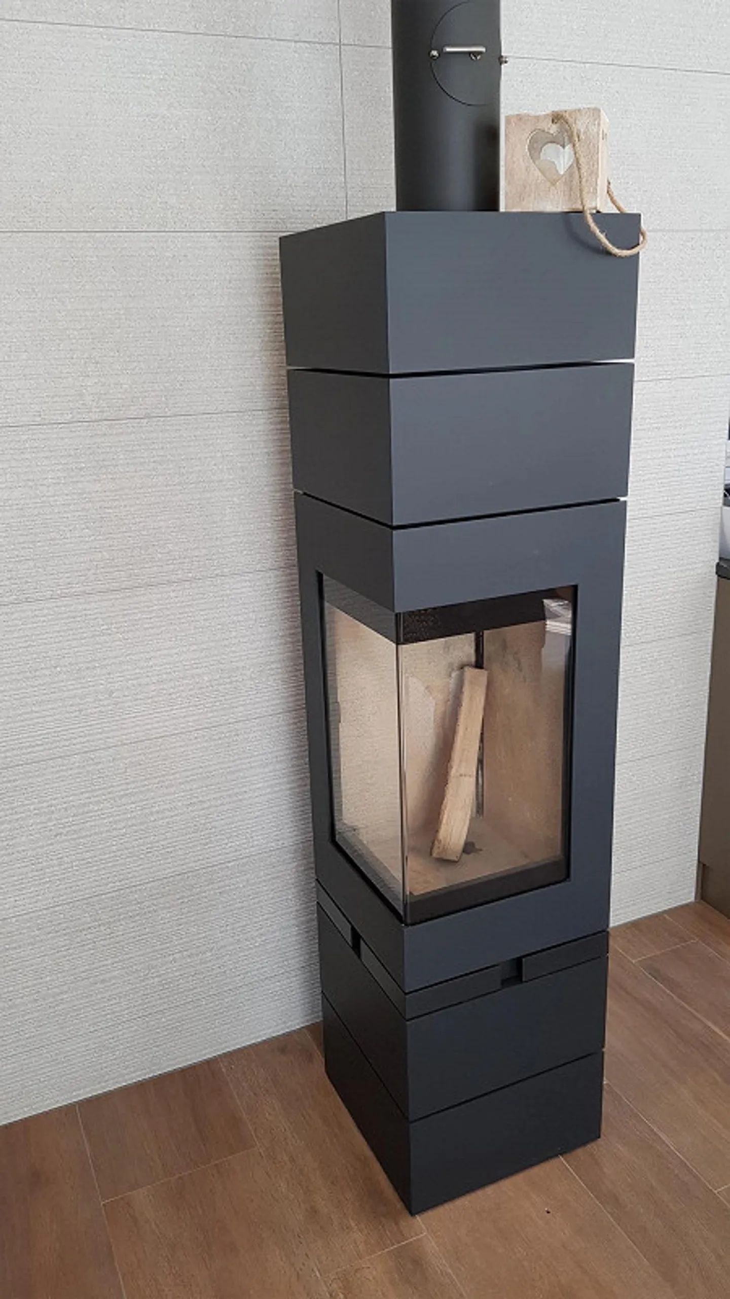 Attic 4.5 Rooms - Photo 8 of 14