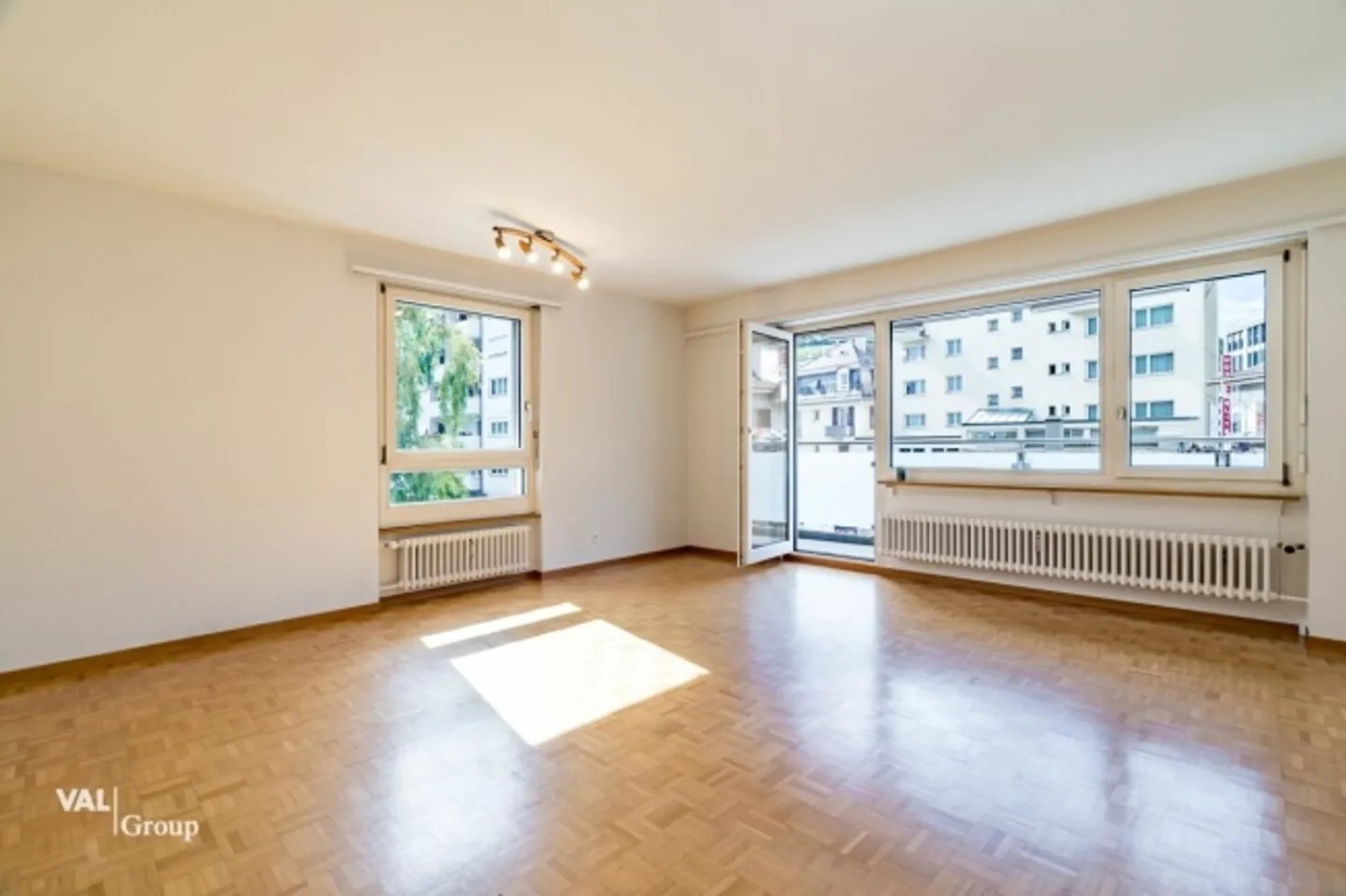 Charmante 4.5-Zimmer-Wohnung im Herzen von Visp - ab 1. November 2025 - Foto 8 di 16