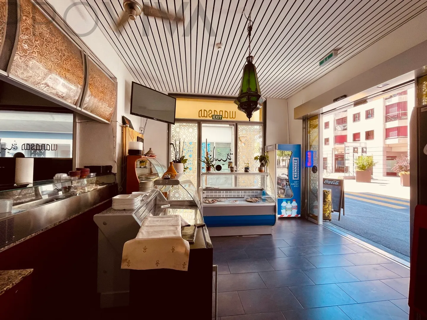 Café-restaurant unique de la ville avec un espace fumeur conforme - Photo 5 sur 7