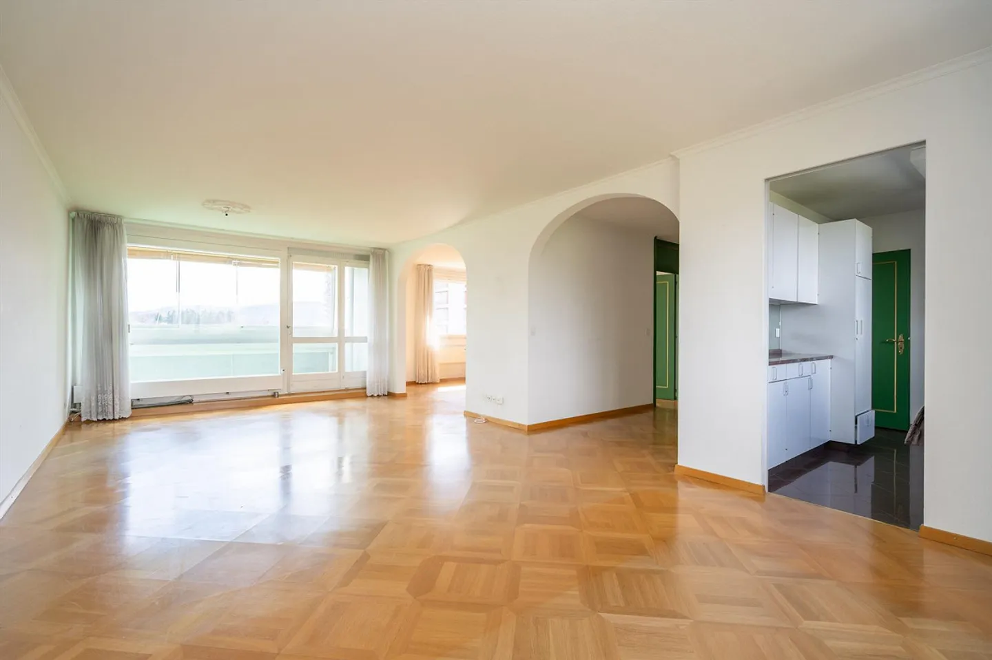 LIVING WITH A VIEW IN BERN - Photo 2 of 13