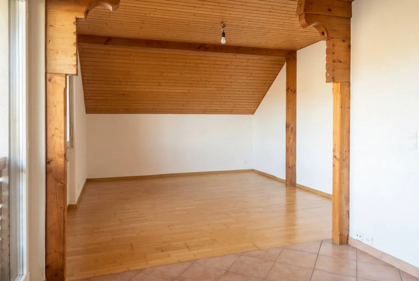 Wohnung 4.5 Zimmer - Foto 2 von 4