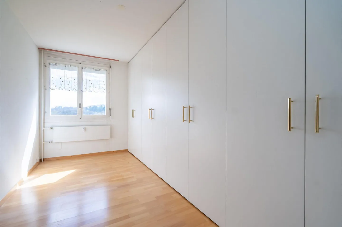 LIVING WITH A VIEW IN BERN - Photo 9 of 13