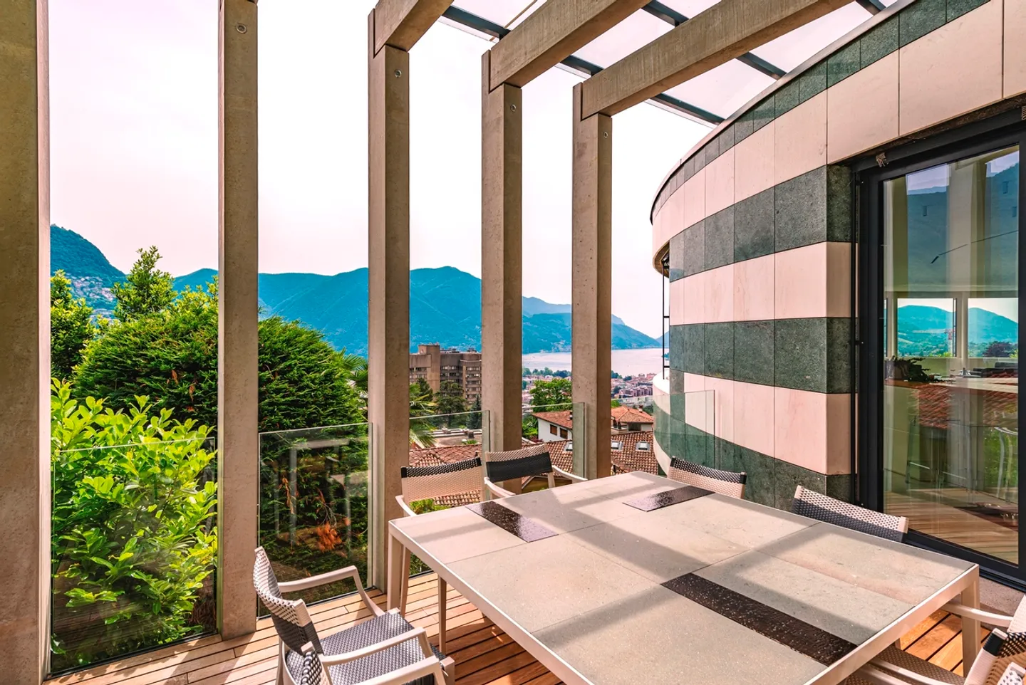 Modern villa with privacy and stunning lake view - Photo 7 of 19