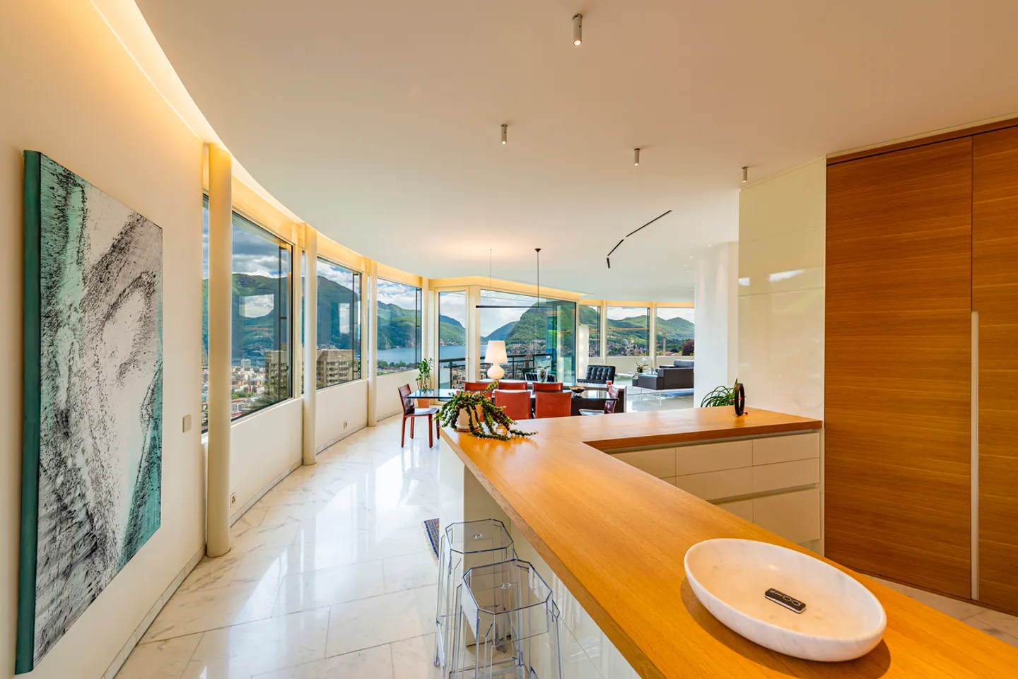 Modern villa with privacy and stunning lake view - Photo 12 of 19