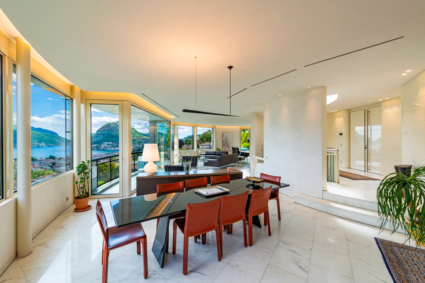 Modern villa with privacy and stunning lake view - Photo 13 of 19