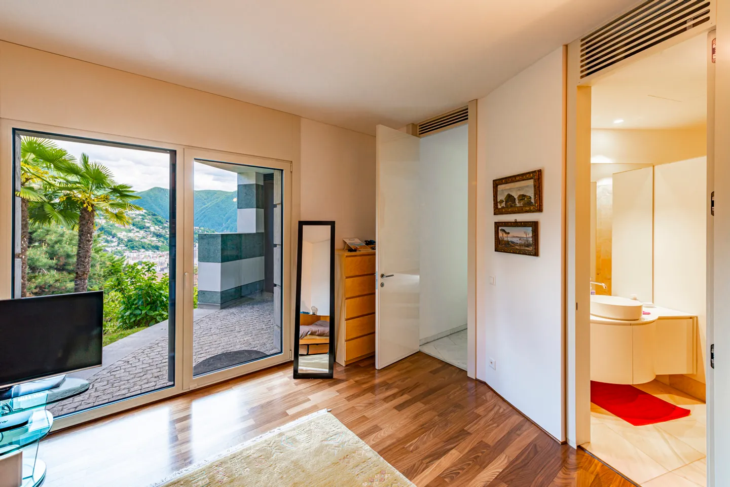 Modern villa with privacy and stunning lake view - Photo 18 of 19