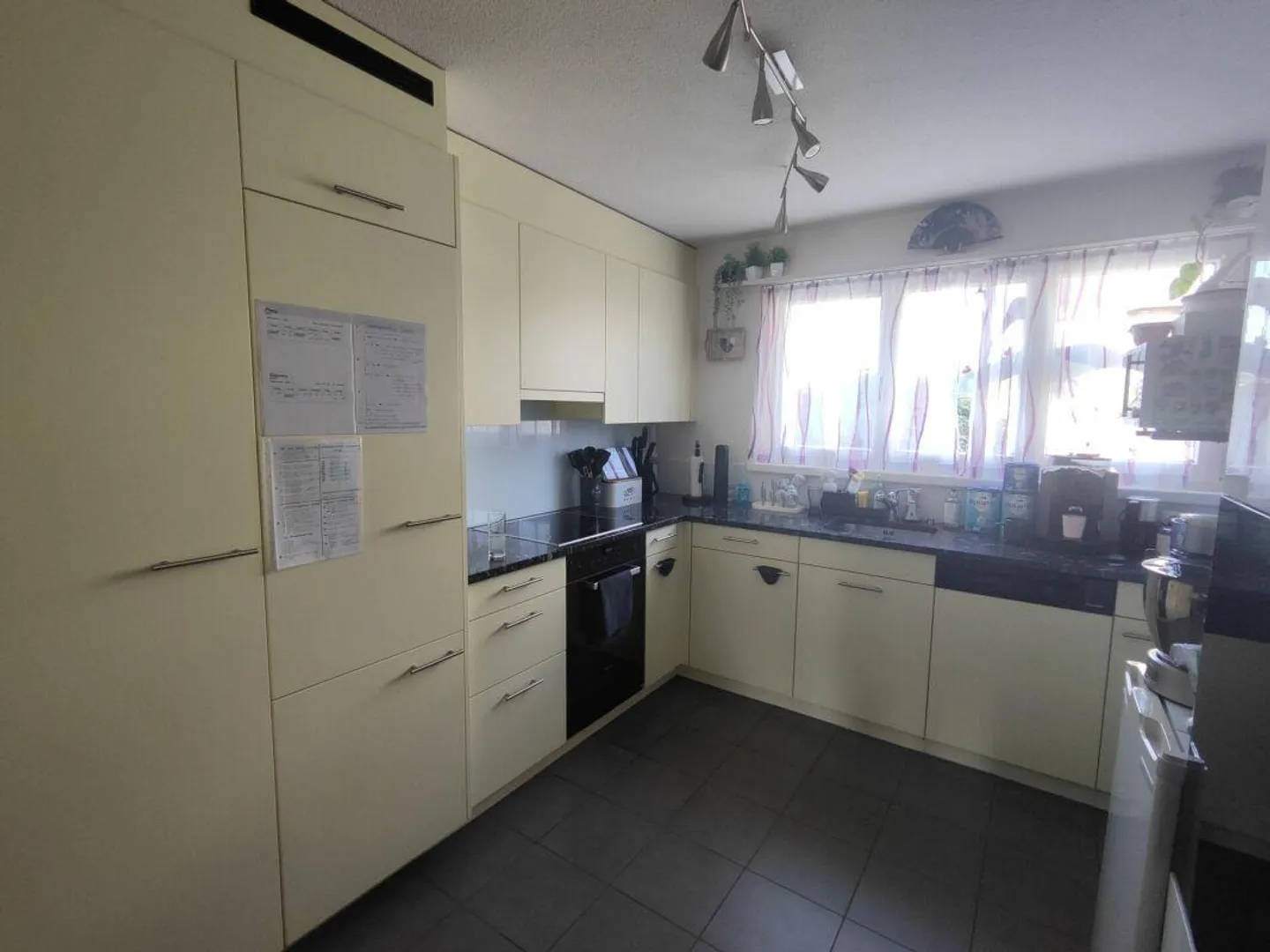 Helle 4-Zimmerwohnung mit Balkon - Foto 7 von 12