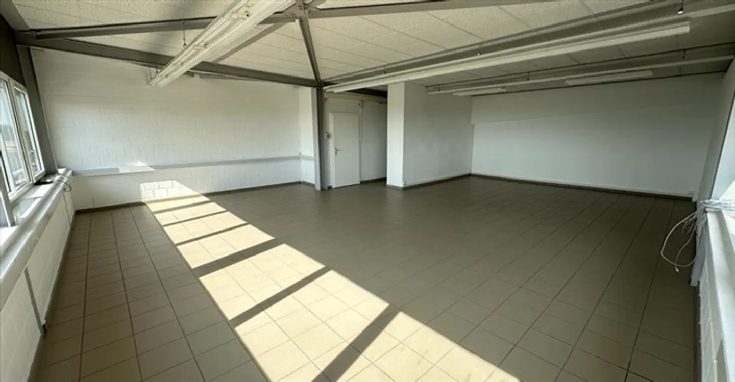 Commerce - Photo 1 of 5