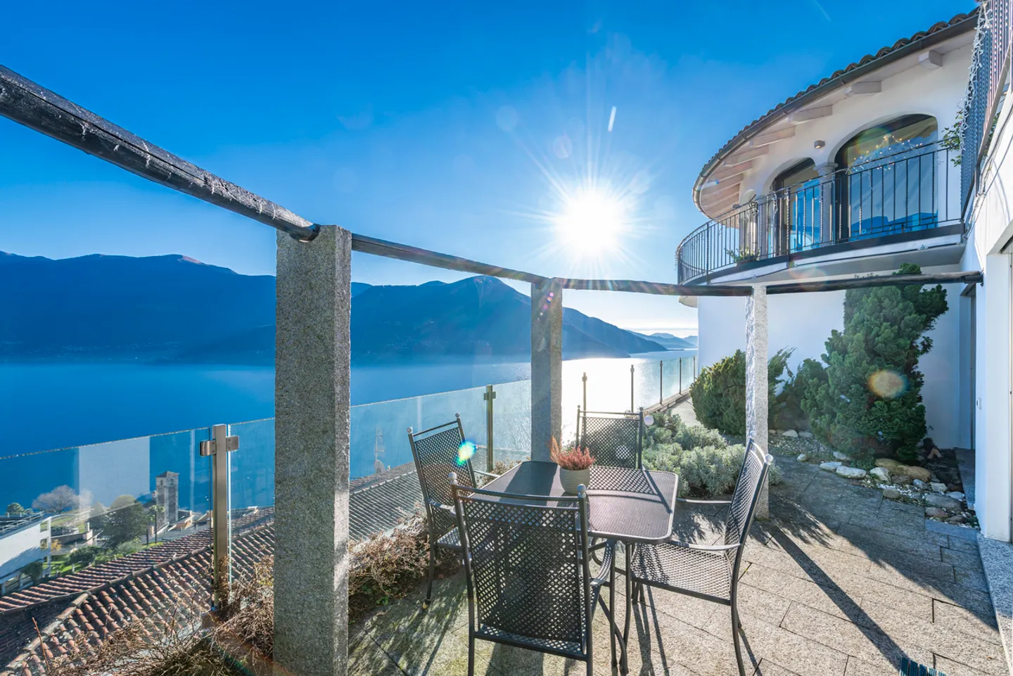 Villa di Lusso con Vista Lago - Foto 5 di 14