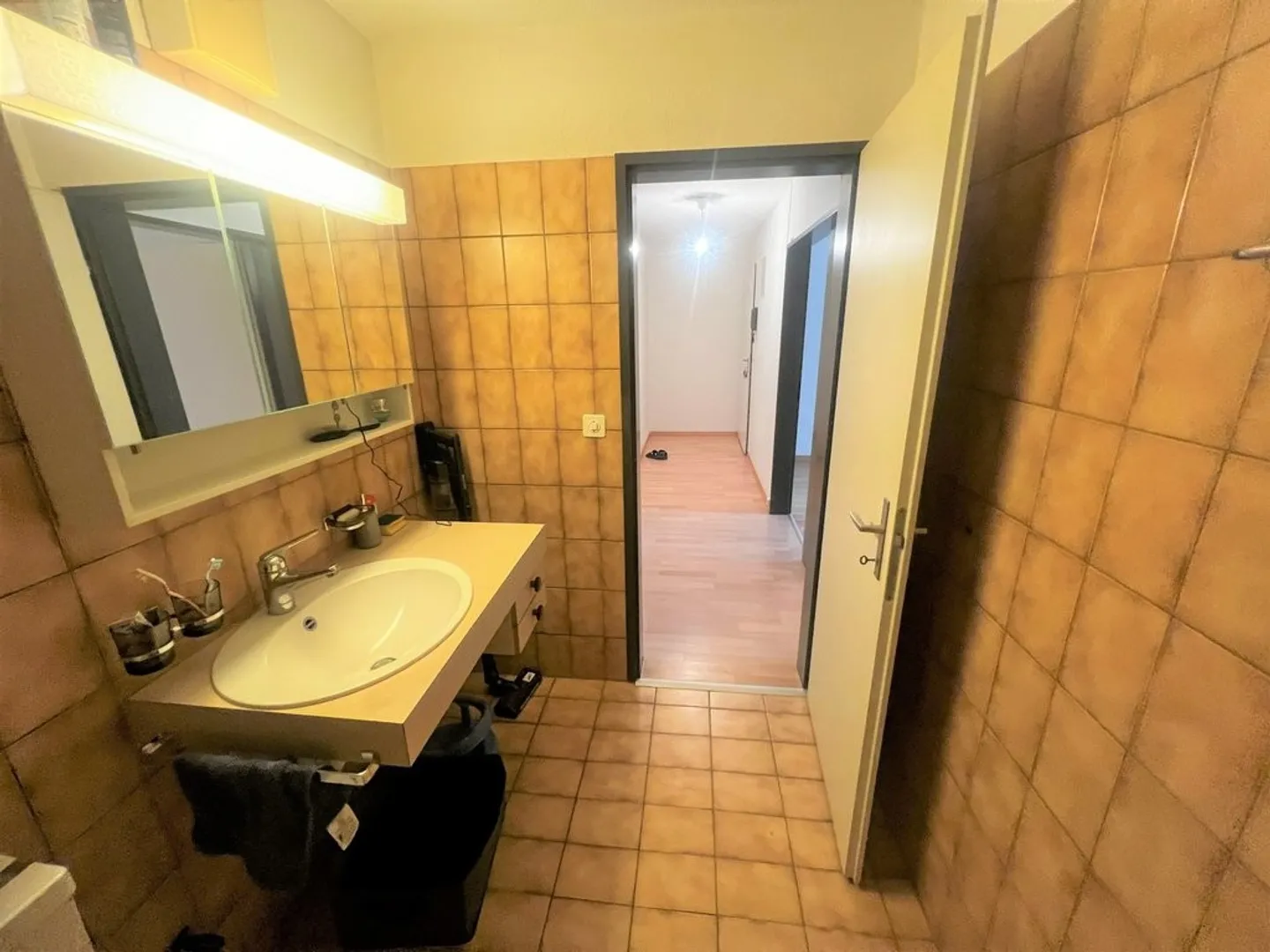 Appartamento spazioso in posizione soleggiata - TEMPORANEO FINO AL 31.03.2025 - Foto 4 di 8