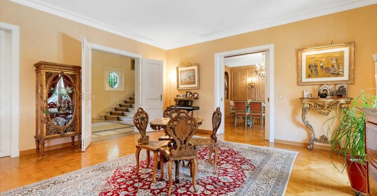 Charming intimate residence in a sought-after residential area - Photo 12 of 12