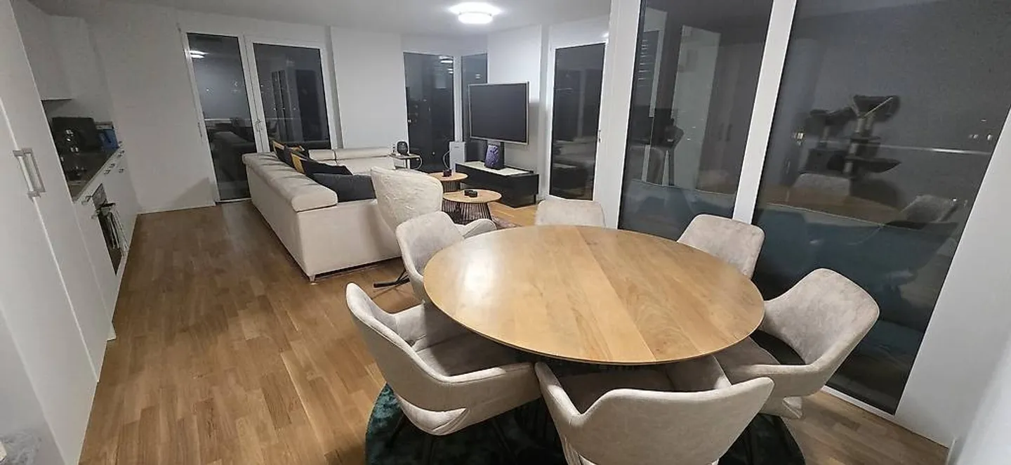 Apartment for rent - Photo 2 of 7