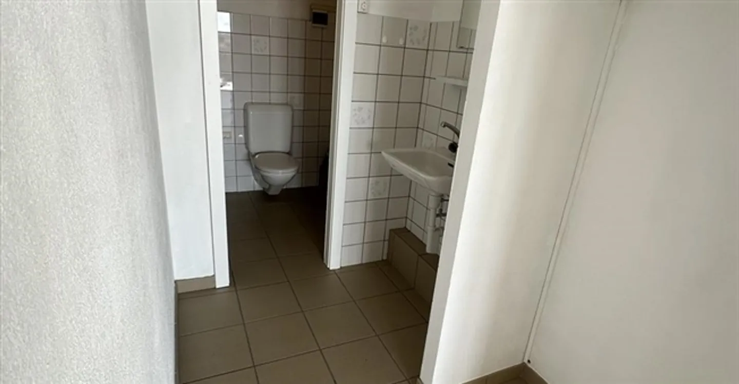 Commerce - Photo 3 of 5