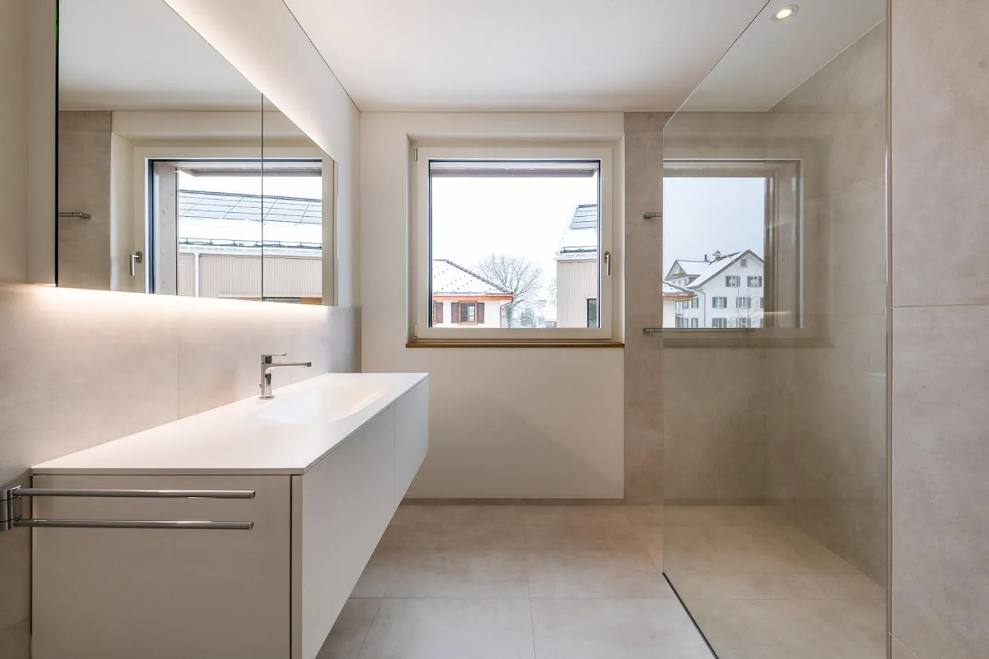 Modern, cozy home for every stage of life - Photo 4 of 6