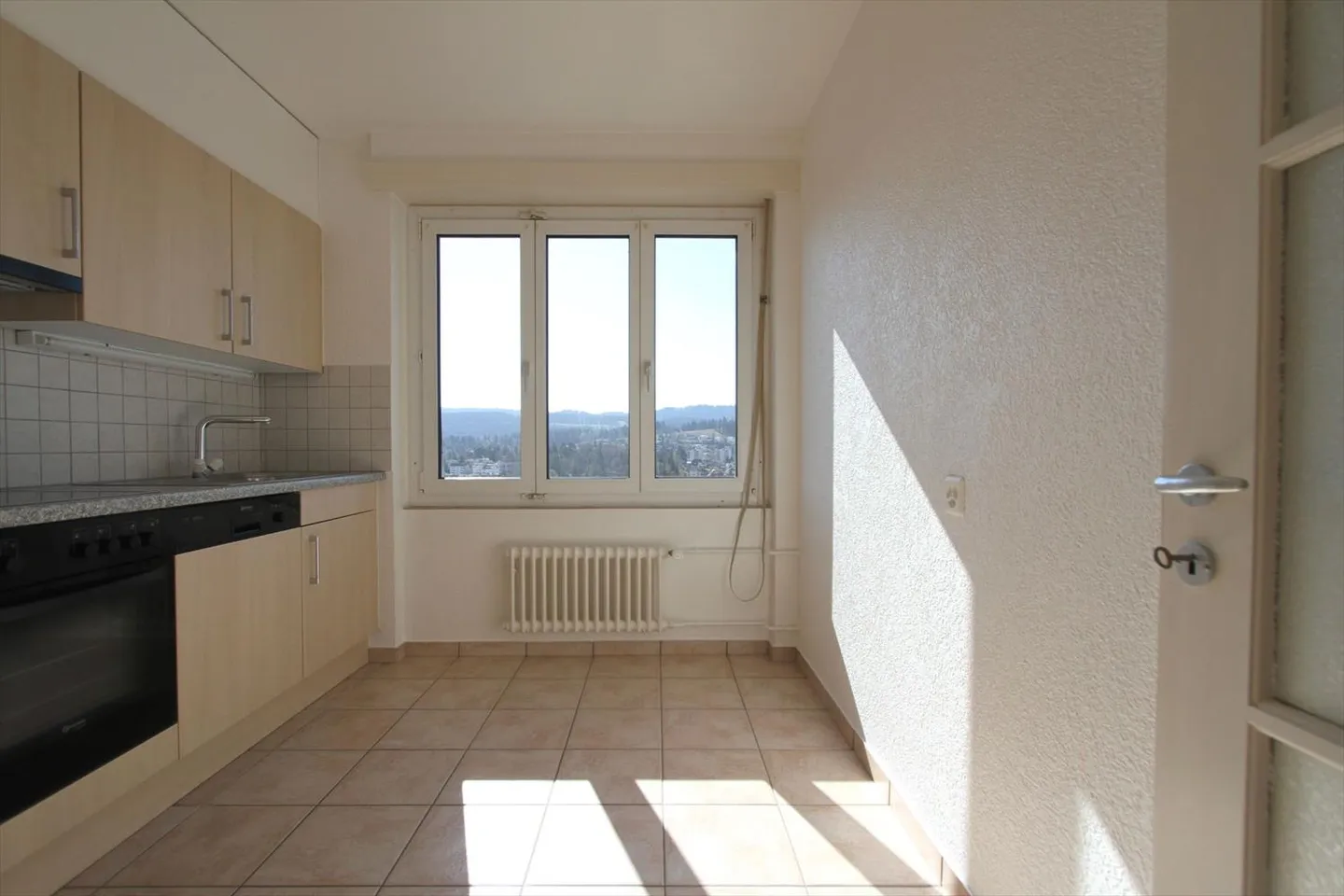 2-Zimmer-Wohnung mit herrlichem Blick auf die Stadt - Foto 2 von 4