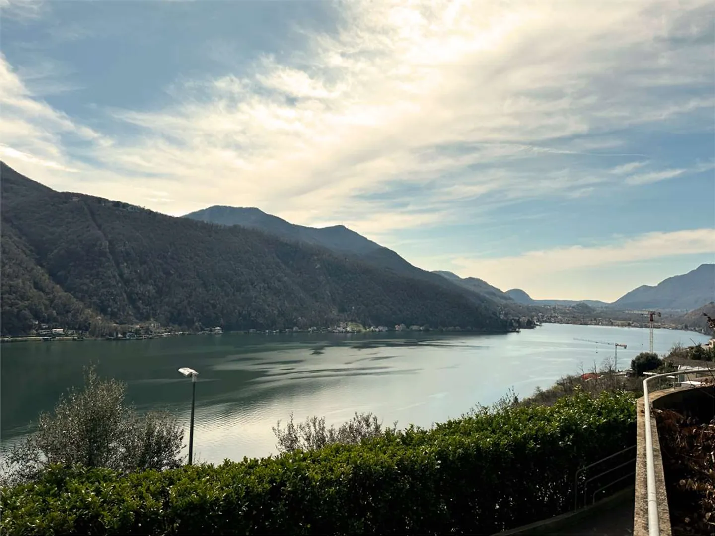 Beeindruckende Villa mit Seeblick - Foto 9 von 10