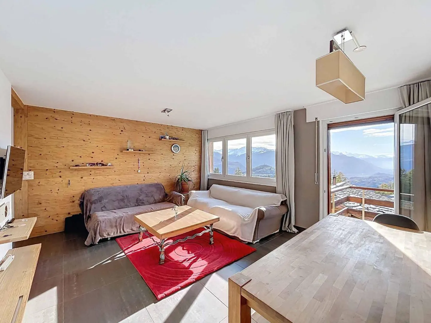 APPARTAMENTO MOLTO BELLO DI 3,5 STANZE CON VISTA PANORAMICA ECCEZIONALE - Foto 5 di 9