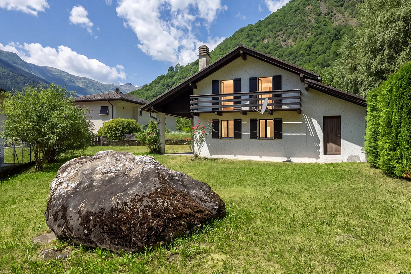 Einfamilienhaus im sonnigen Val di Blenio - Foto 1 von 12