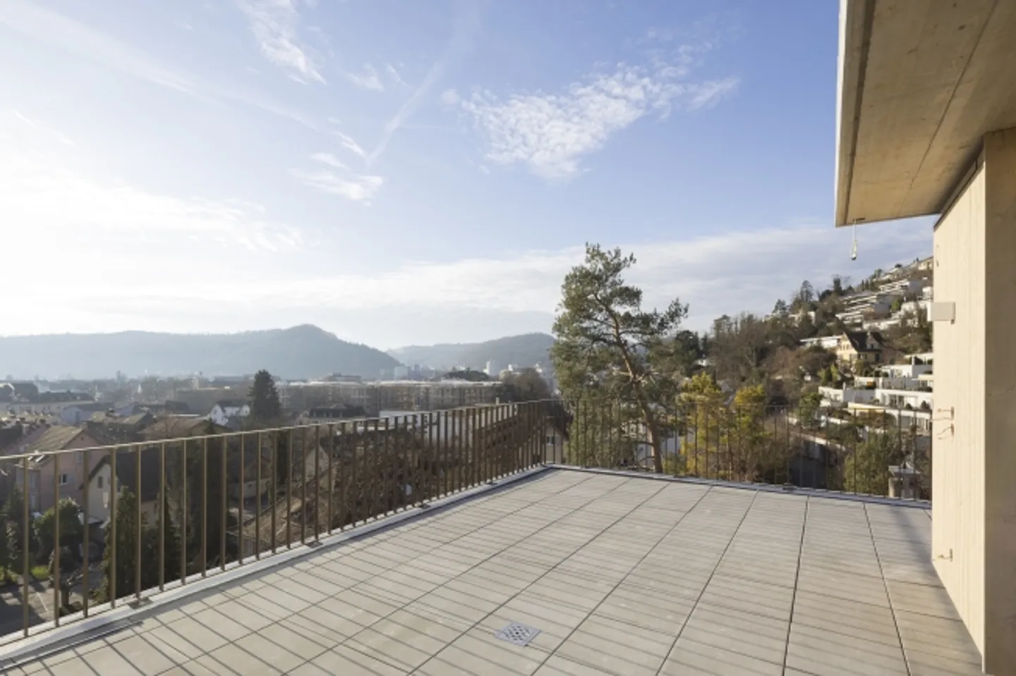 New building with breathtaking views - Photo 2 of 11