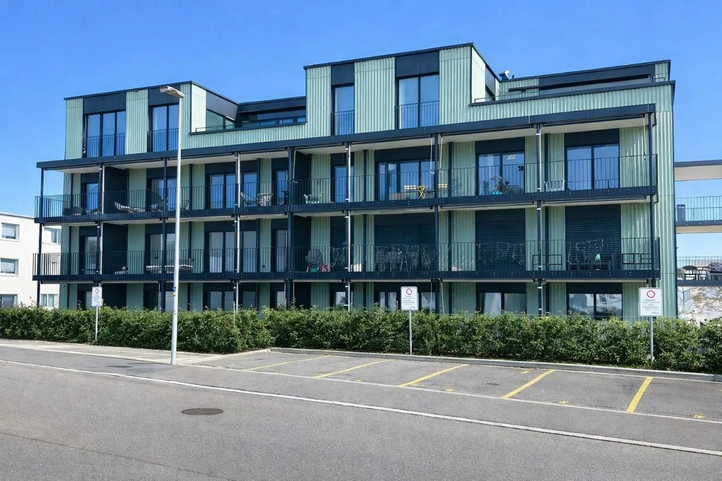 Appartamento luminoso e moderno in una posizione tranquilla - Foto 1 di 5