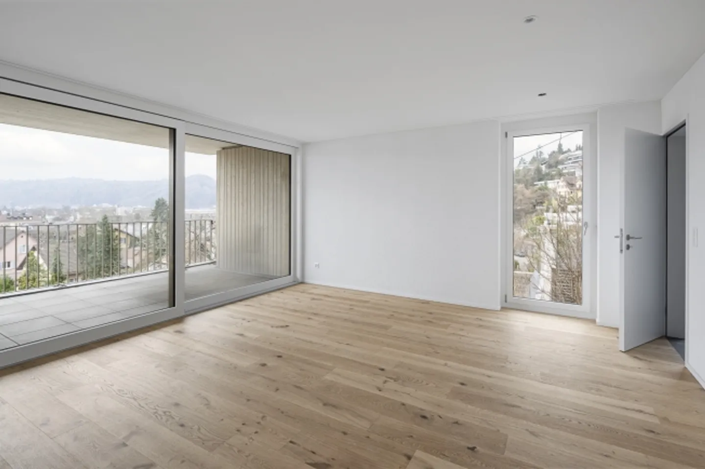 New building with breathtaking views - Photo 6 of 11